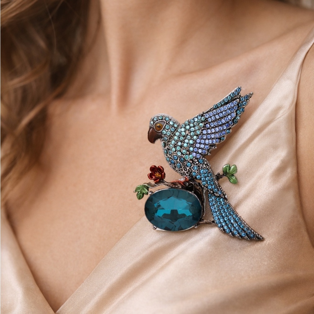 Blue Parrot Crystal Diamond Brooch